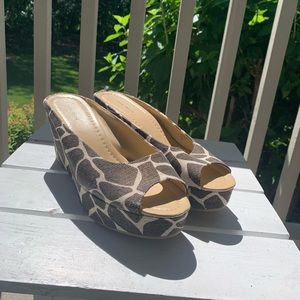 NINE WEST Giraffe Print Wedge Platform Sandals